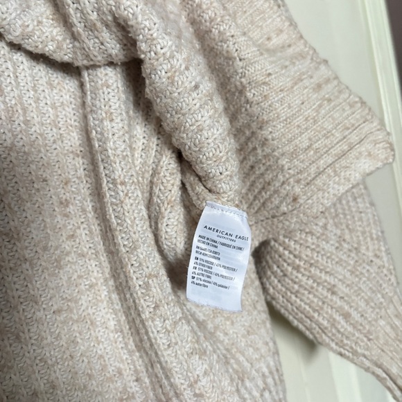 American Eagle Oversized Cream Knit Sweater - Picture 5 of 8